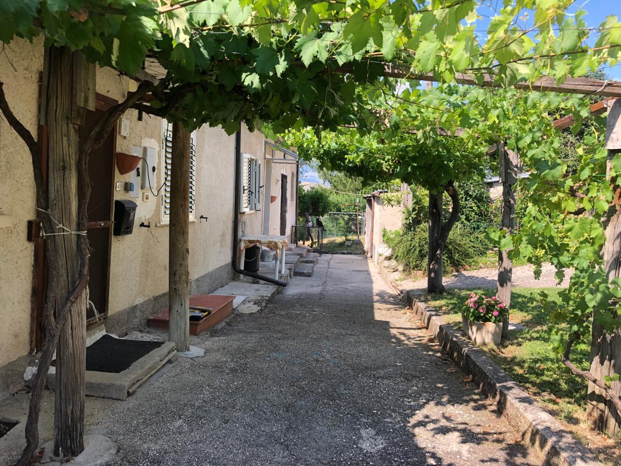 Il Rustico Due A Bugnara Nella Valle Del Sagittario Sulmona Exterior photo